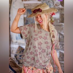 NWT Magnolia Pearl Little Star Applique Top in Evangeline. One size.